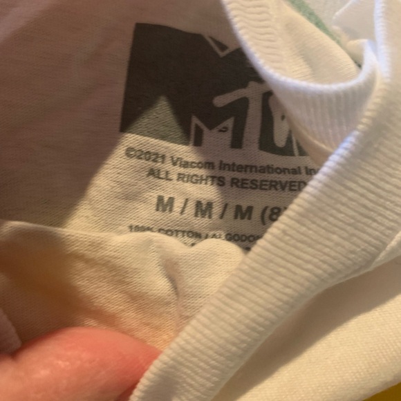 MTV White Graphic T-Shirt Size Medium - Picture 3 of 7